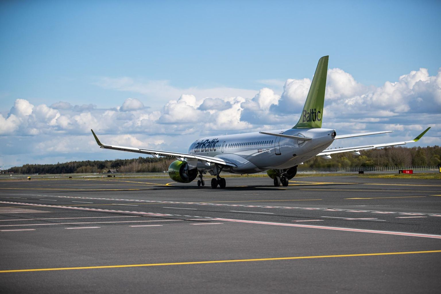 AirBalticu lennuk Tallinna lennujaamas.
