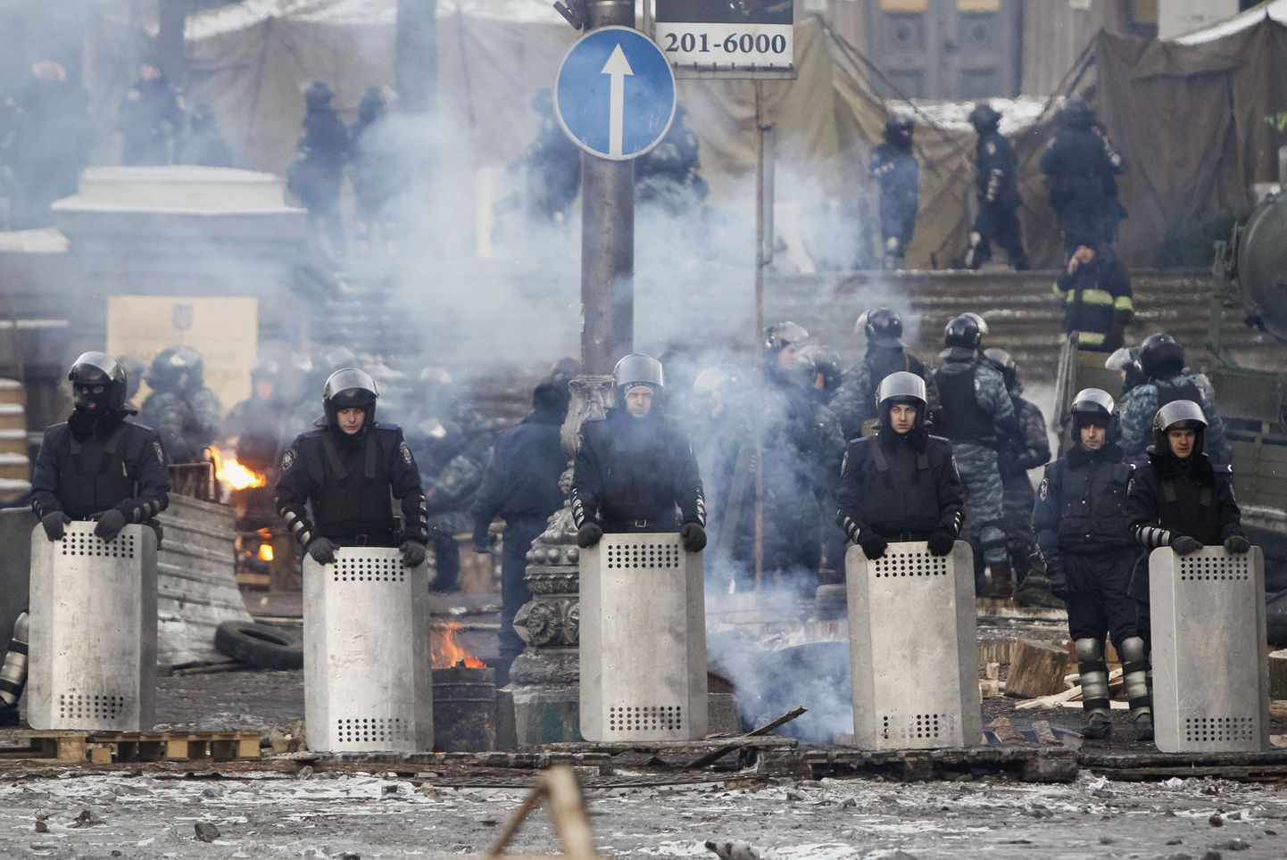 Miilitsa ja meeleavaldajate vastasseis Kiievis.