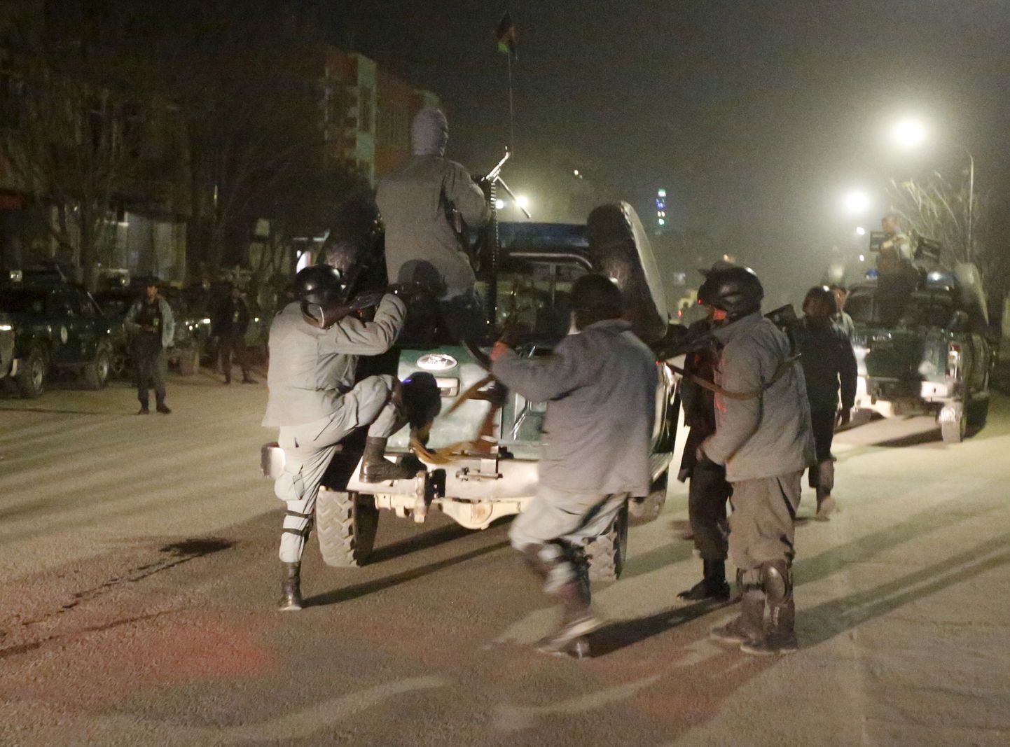 Afganistani politsei saabub sündmuskohale.