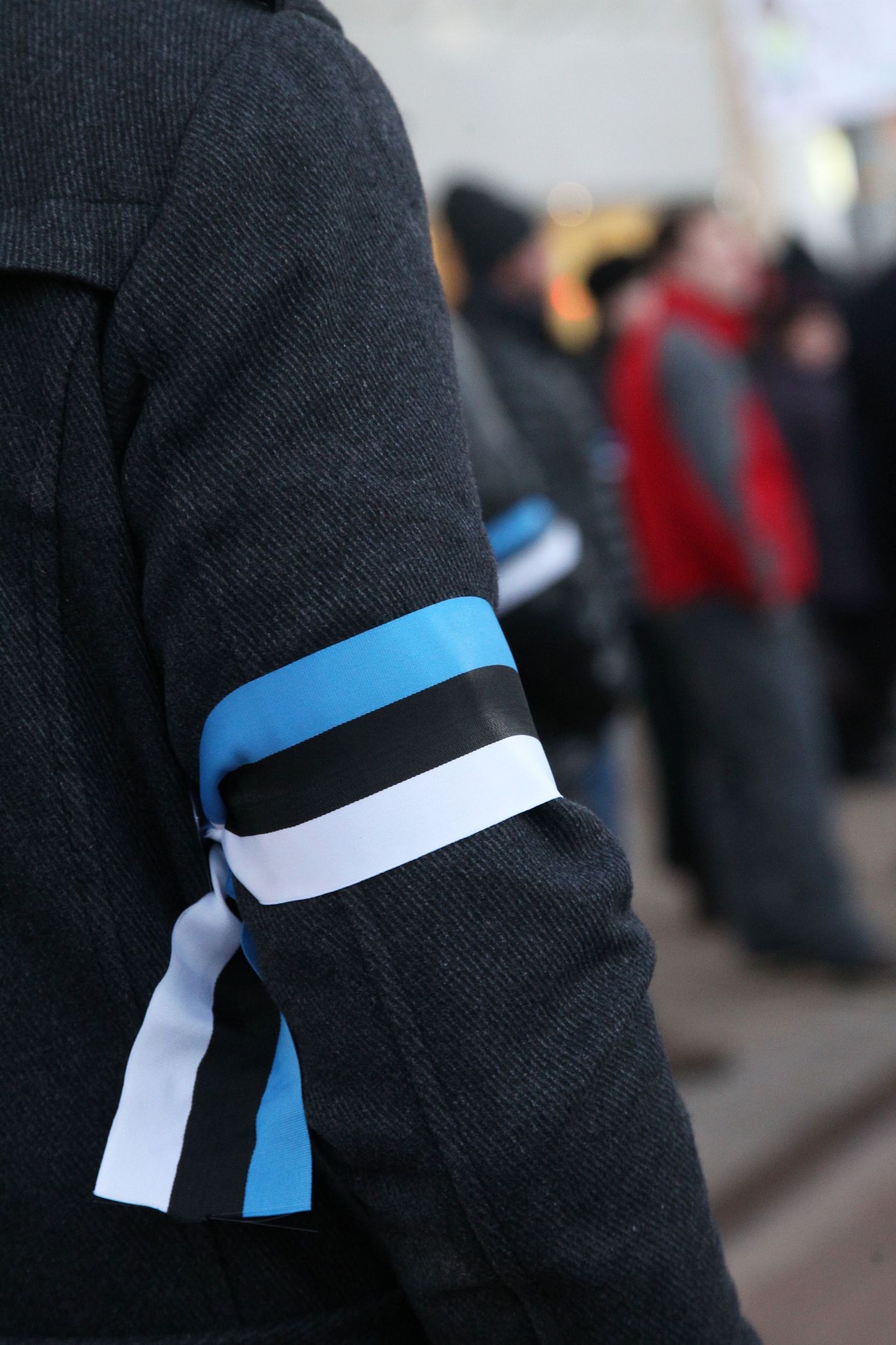 Pärnu linnapea Romek Kosenkranius kutsub pärnakaid üles heiskama kodule 23. ja 24. veebruaril Eesti Vabariigi lipu ning kandma neil päevil rinnas või paigaldama autole sinimustvalge lindi.