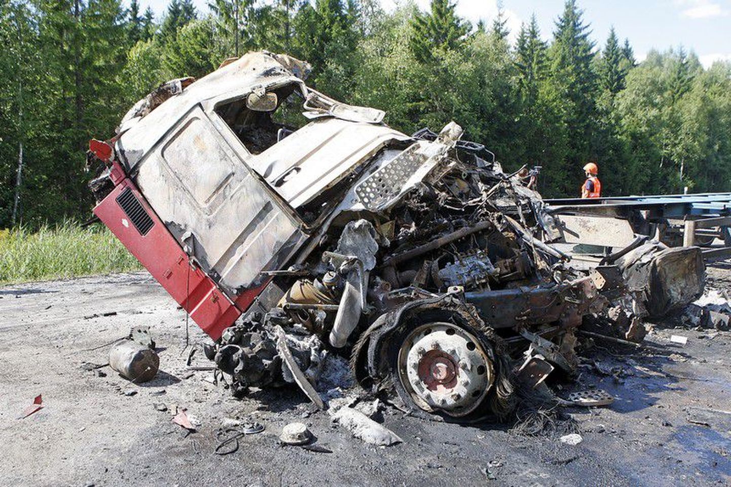 Вчера в аварии на шоссе Таллинн-Тарту погибли двое.