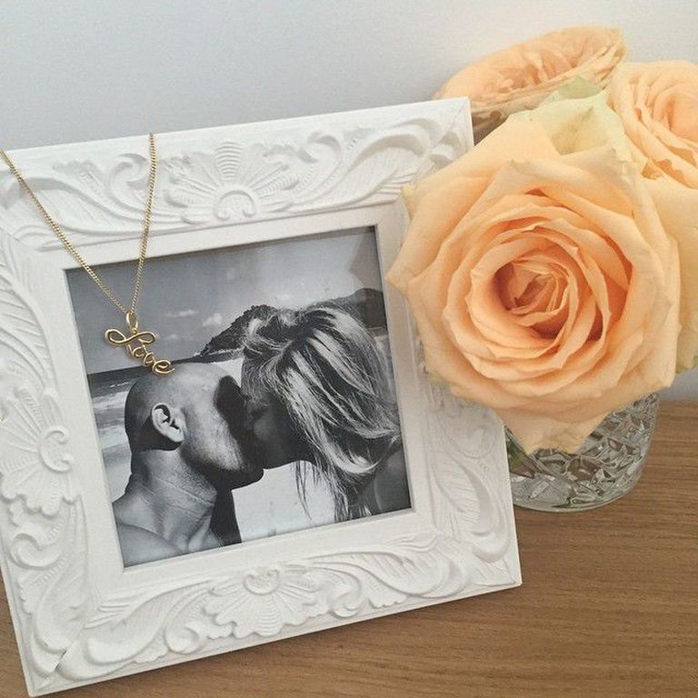 Refaeli postitas kolmapäeval sotsiaalmeediasse romantilise pildi.