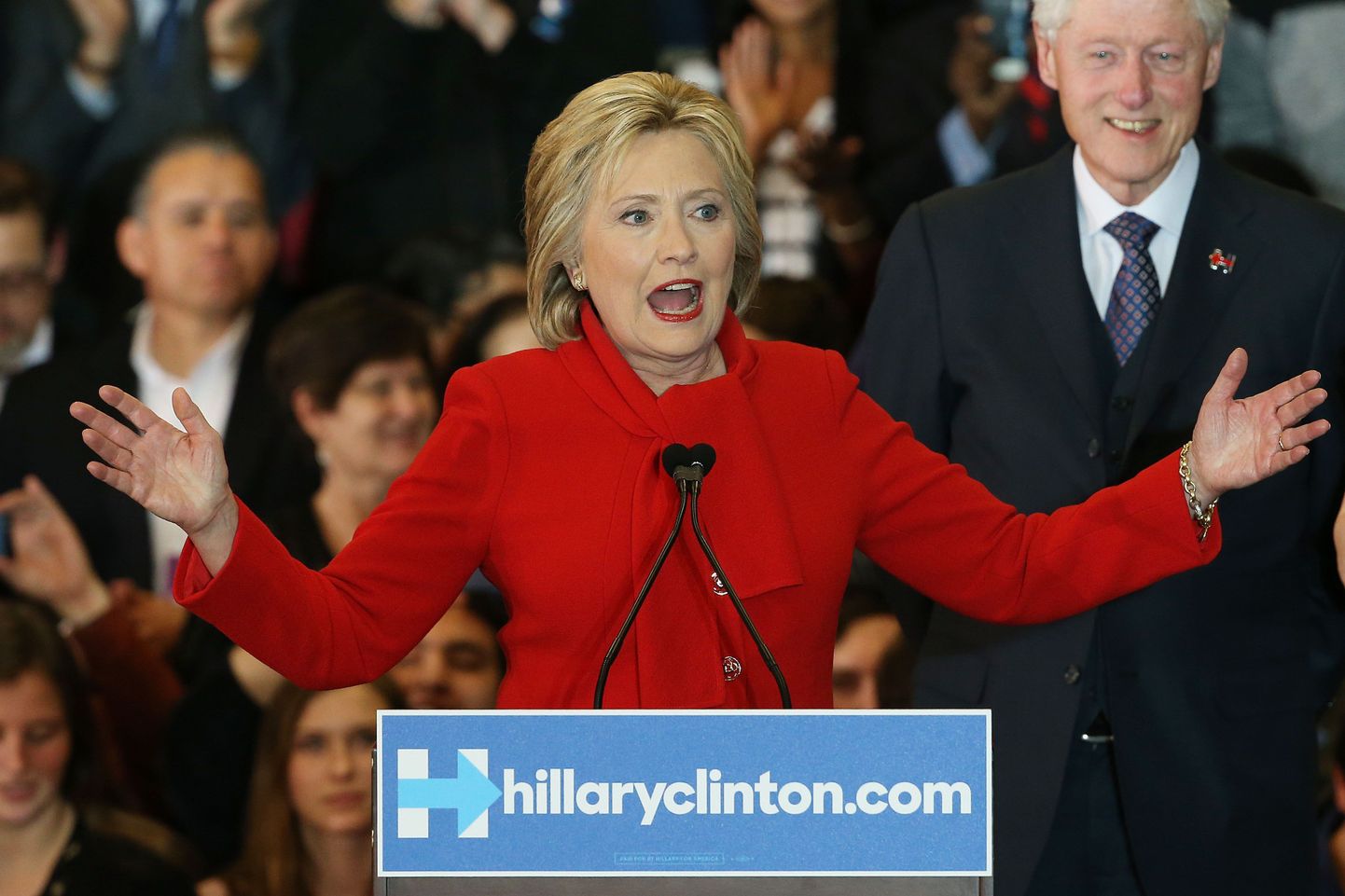 Demokraatide presidendikandidaat Hillary Clinton Iowas Drake'i ülikoolis kõnet pidamas.
