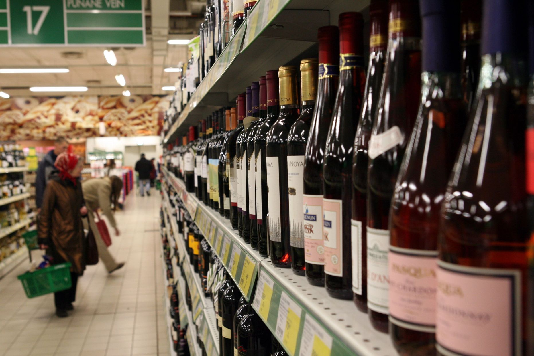 Mõte panna veinipudelid läbipaistmatu seina taha inimestele ei meeldi.