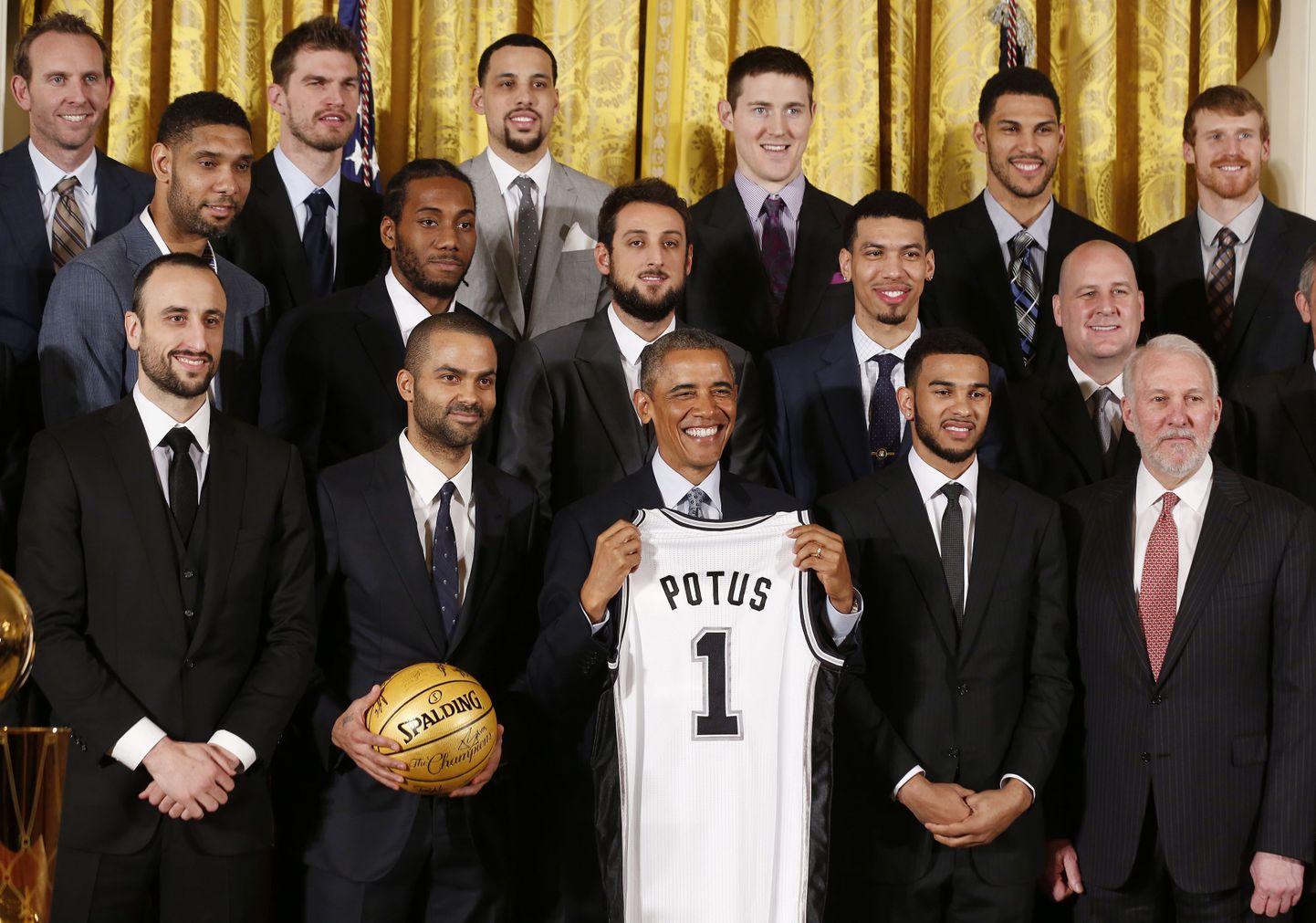San Antonio Spursi meeskond president Barack Obama vastuvõtul.