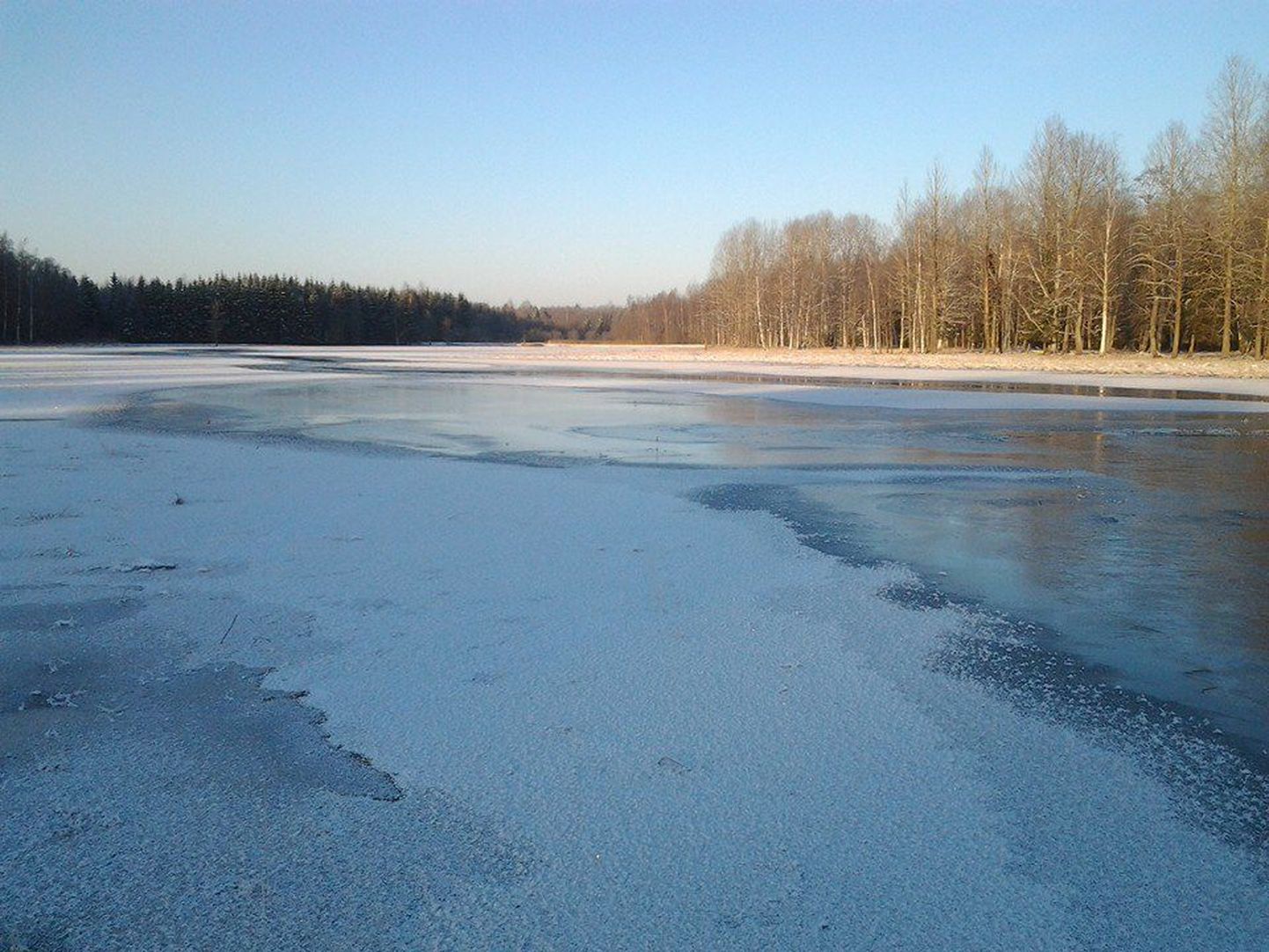 Külmunud üleujutus Soomaal.