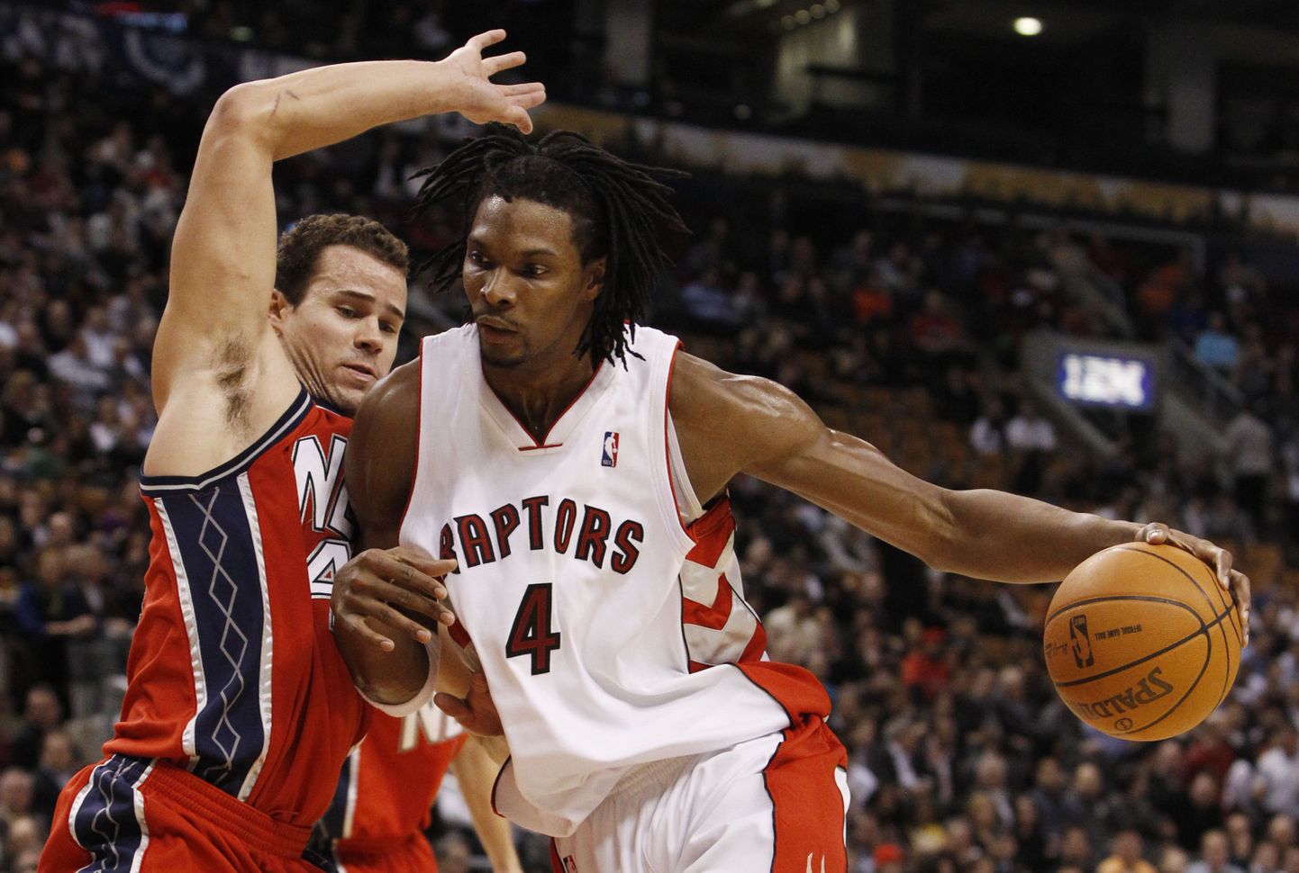 Toronto Raptorsi mängija Chris Bosh (nr. 4).