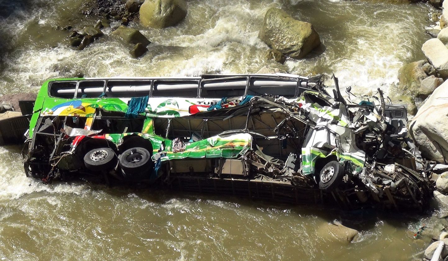 Peruus üheksa päeva tagasi õnnetusse sattunud bussi vrakk