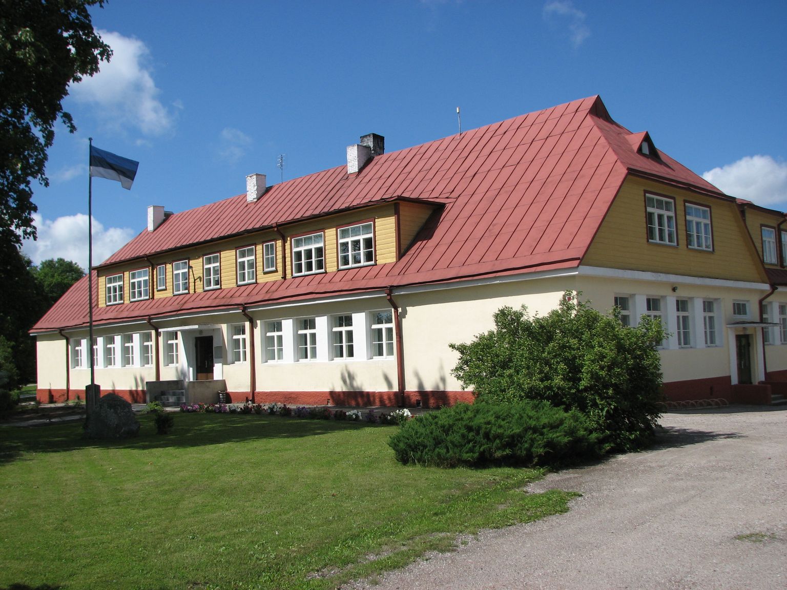 Mustjala kool.
