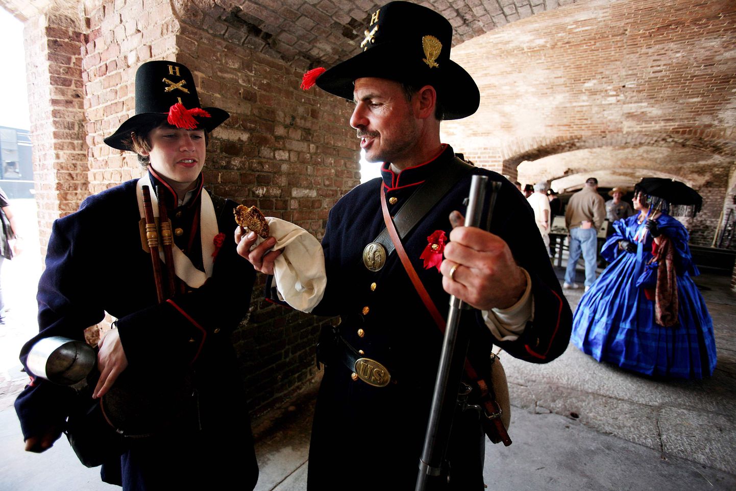Fort Sumteri sündmuse lavastuse osatäitjad