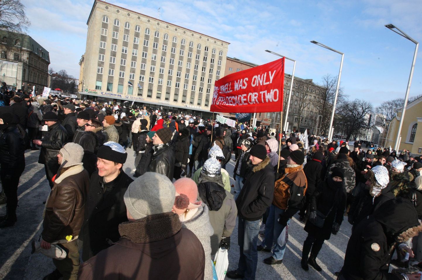 Митиг против АСТА 12.02 на площади Вабадузе.