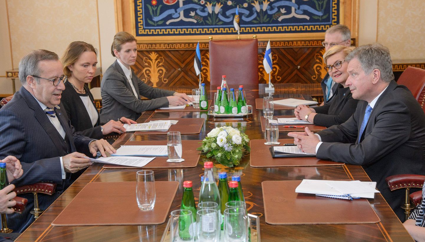 Soome president Sauli Niinistö ja eesti president Toomas hendrik Ilves kohtumisel.
