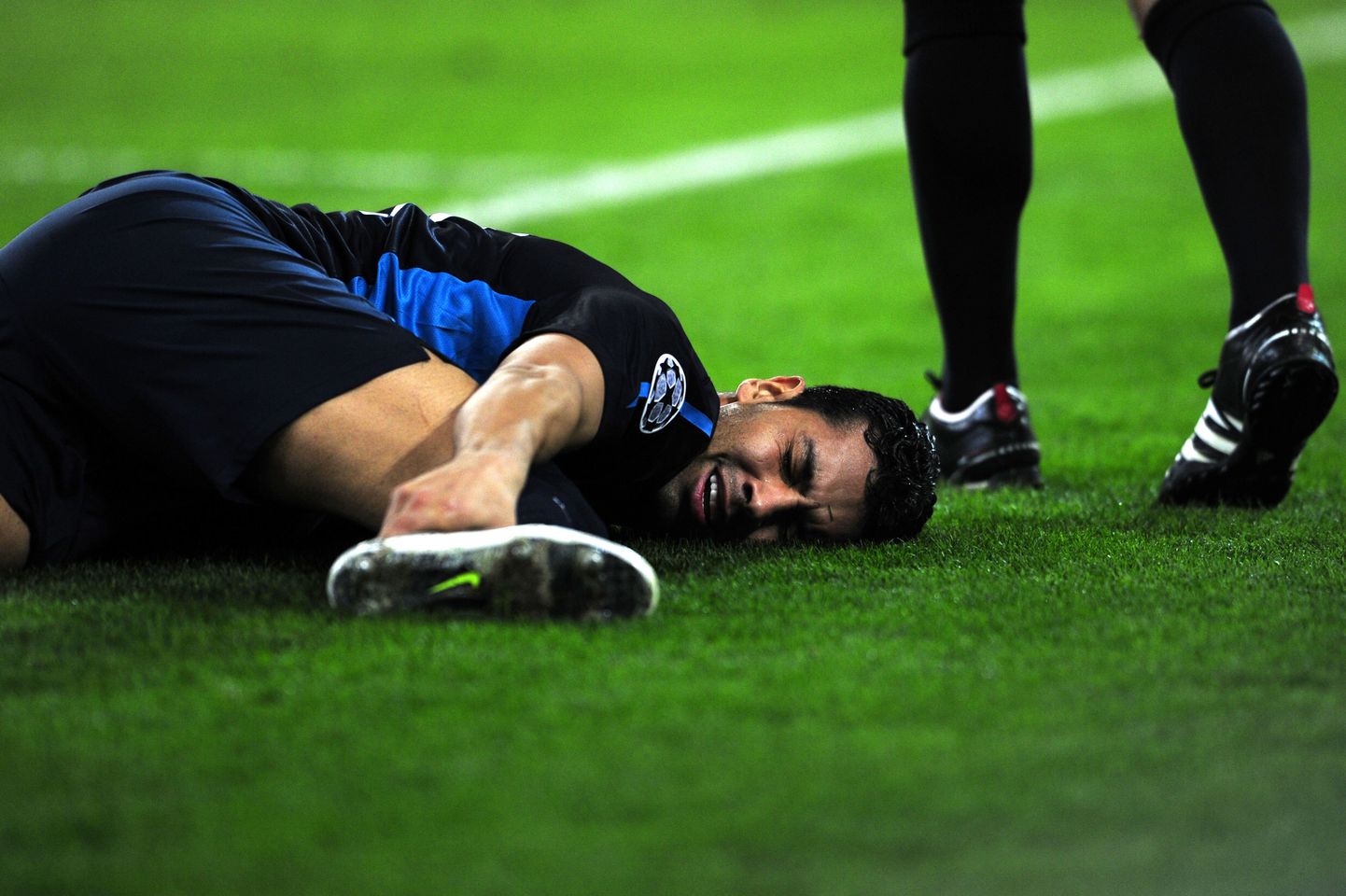 Arsenali kaitsja Andre Santos vigastas kohtumise Olympiakosega põlvesidemeid.