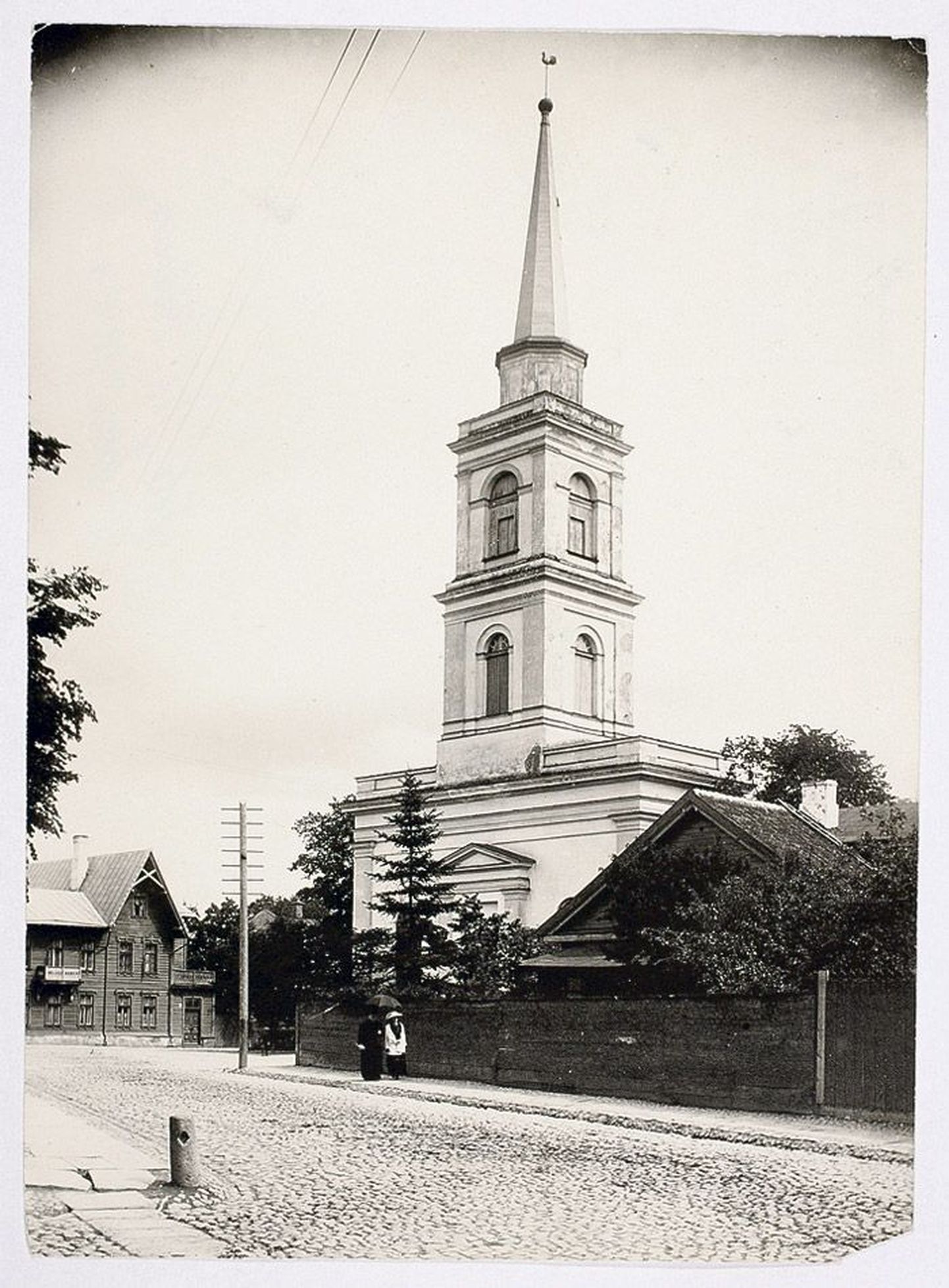 Sõjast purustamata Maarja
kirik Pepleri tänavas.