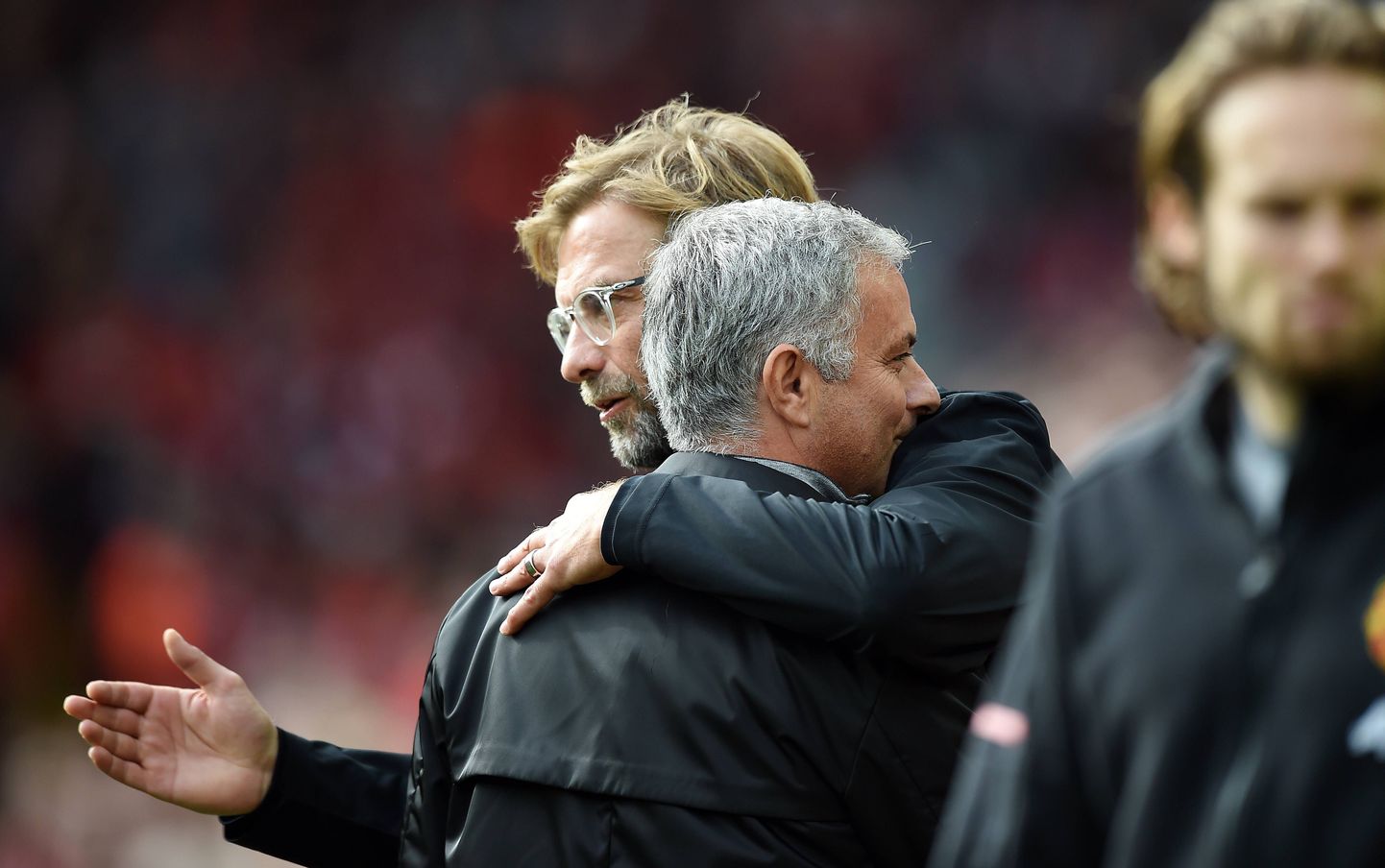 Liverpooli peatreener Jürgen Klopp  ja Manchester United juhendaja Jose Mourinho enne kohtumist. Siis ei teadnud Klopp veel, et Mourinho meeskond mängib ülimalt kaitsvalt.