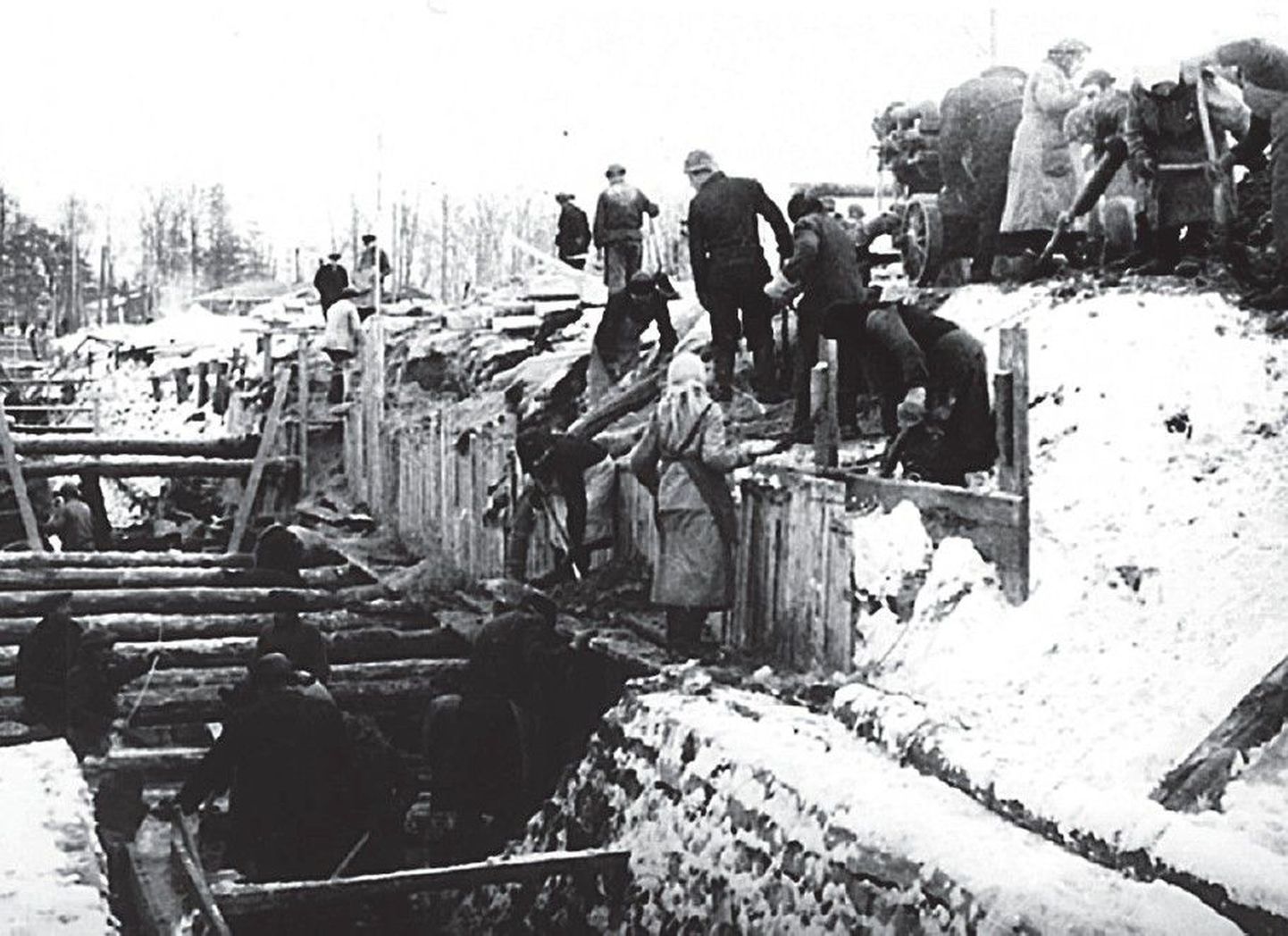 1930. aastatel rajati Paldiski maantee ja Seevaldi maa-ala vahele vee ärajuhtimiseks kollektor.