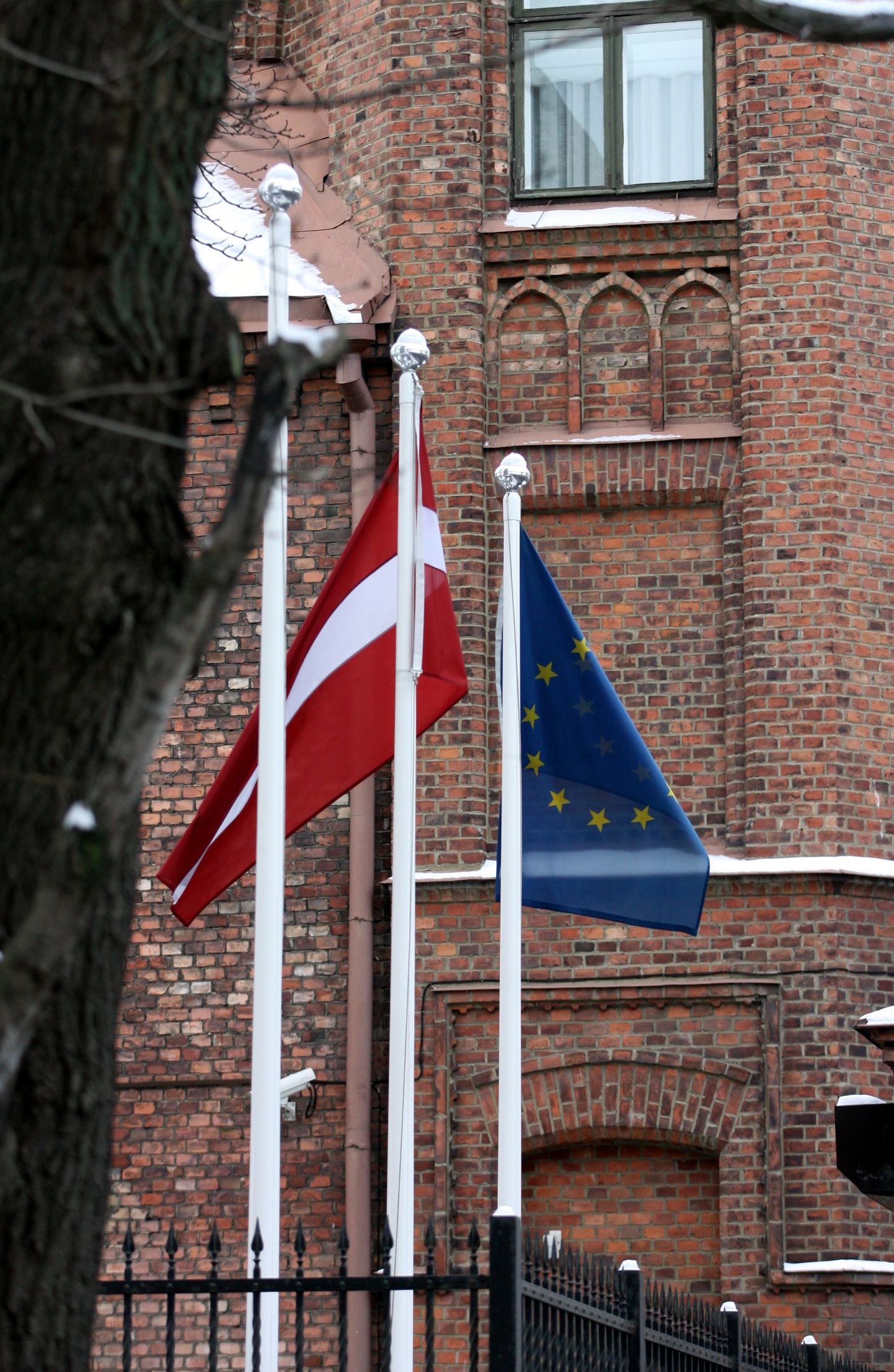 Läti ja Euroopa Liidu lipp