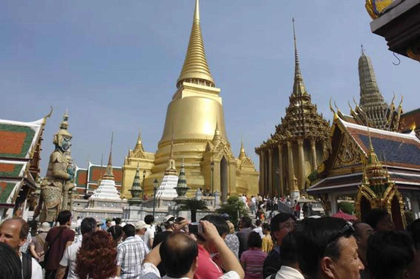 Tai pealinna Bangkoki üks olulisemaid vaatamisväärsusi ja turistide lemmikobjekte on suursugune kuningapalee.