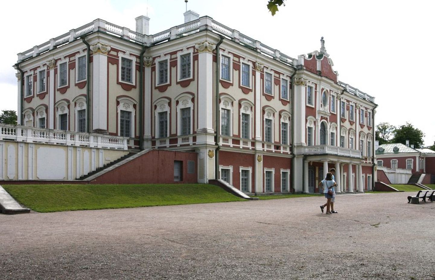 Во дворце, который российский император подарил своей супруге Екатерине, хранятся сокровища западноевропейского и русского искусства.