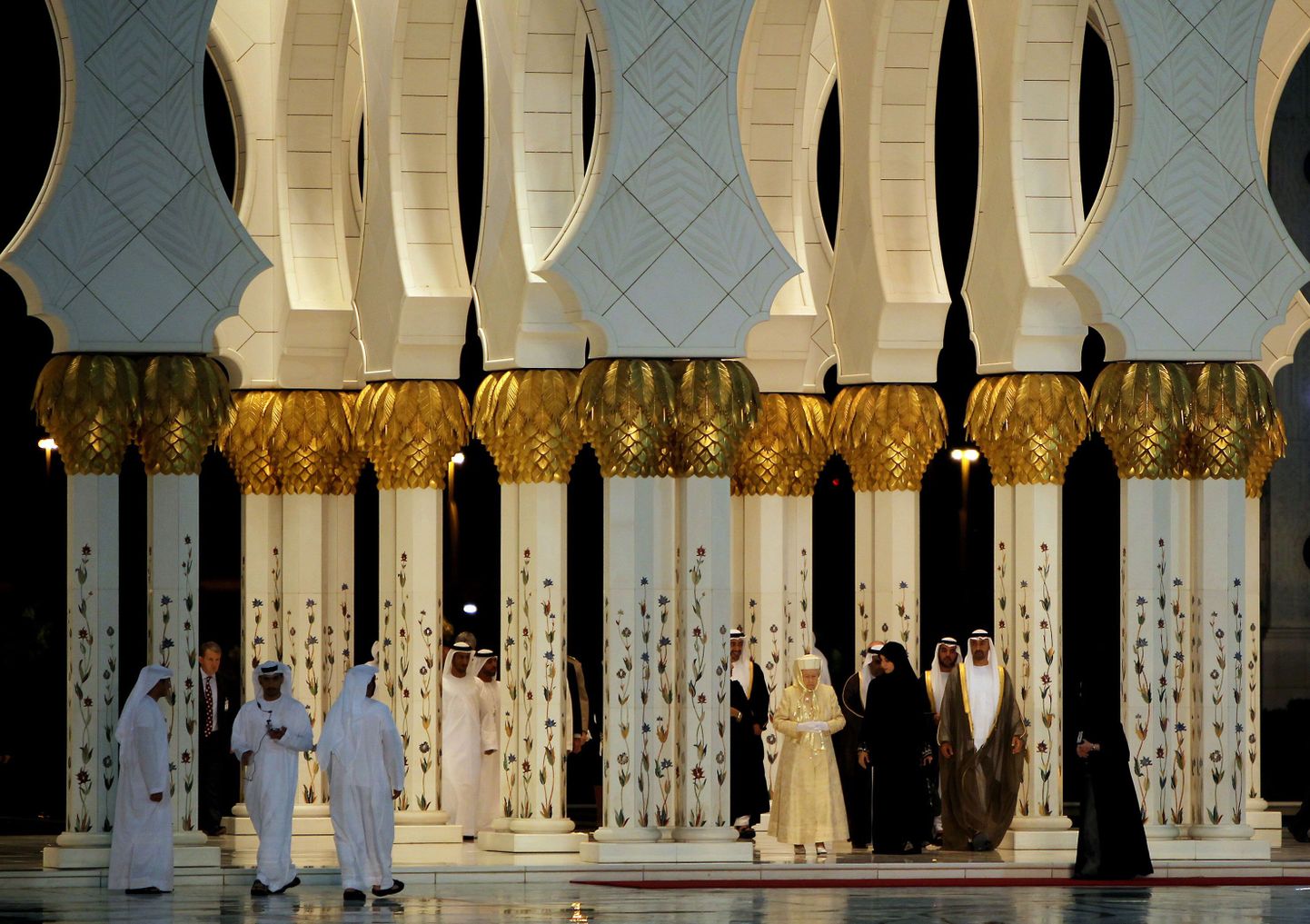 Elizabeth II šeik Zayedi mošees Abu Dhabis