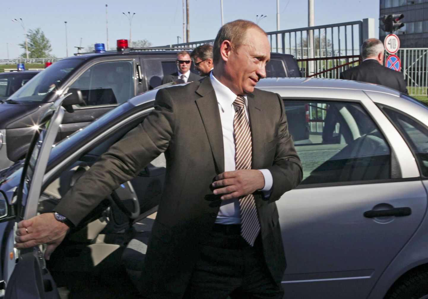 «Хорошая машинка», - сказал В.Путин после тестового заезда в Тольятти.