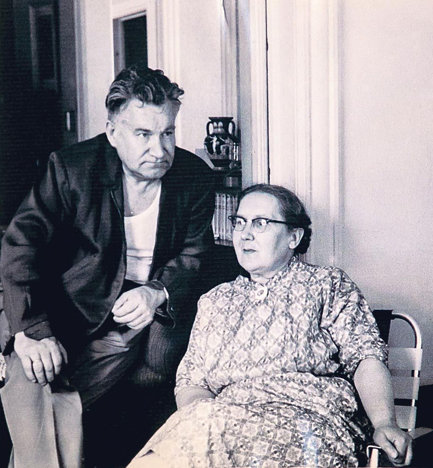 Kunstnikud Erich ja Pauline Elfriede Leps oma kodus Chicagos. Erich Leps lahkus 1965. aastal, tema truu abikaasa 37 aastat hiljem.