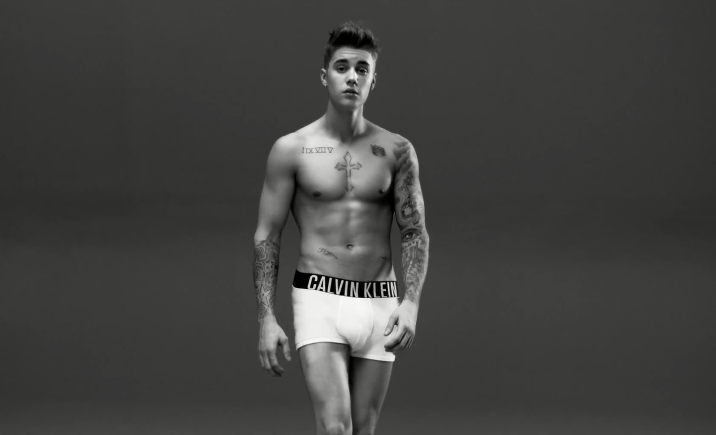 Justin Bieber Calvin Kleini aluspesu reklaamis.
