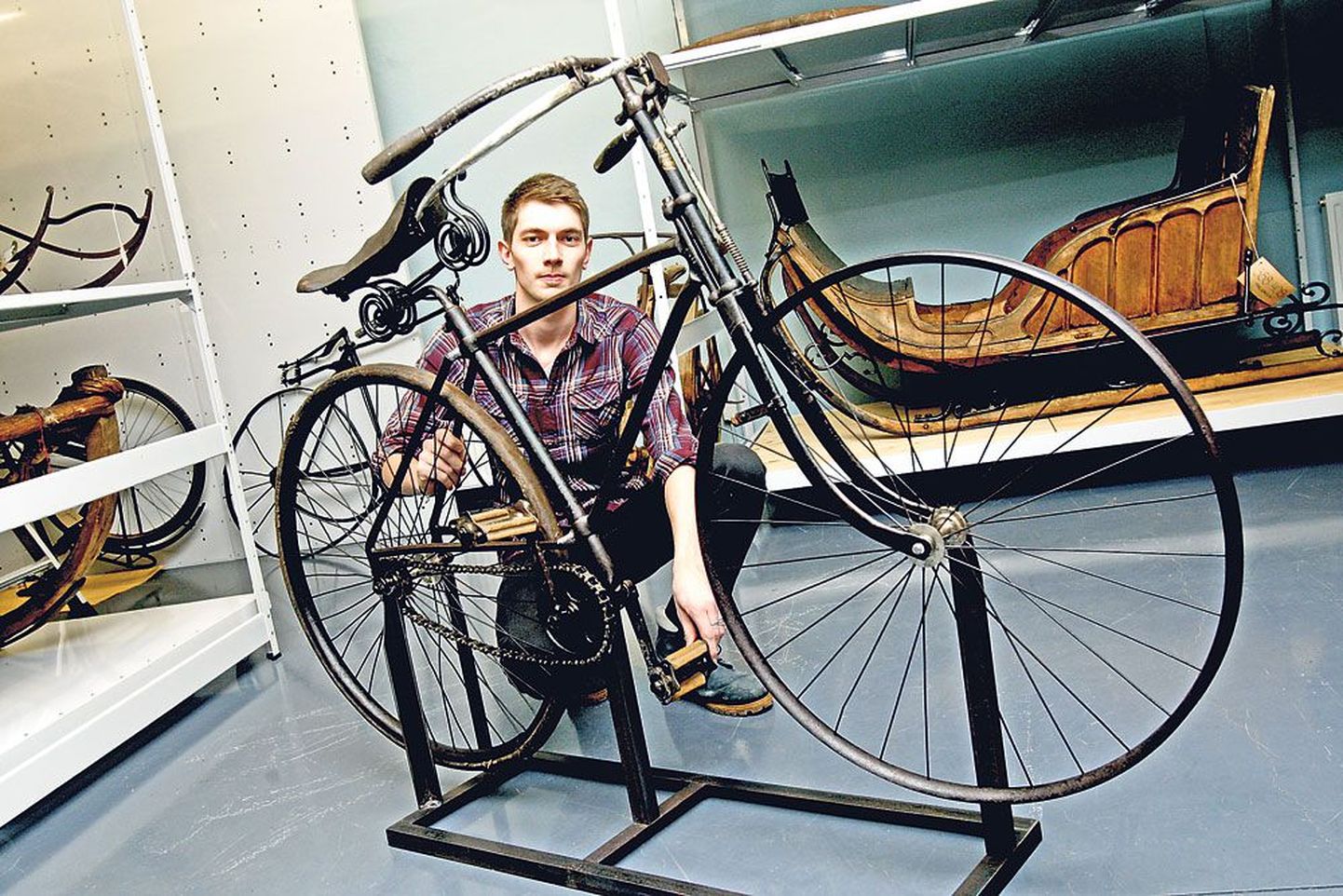 ERMi konservaatori Karl-Erik Hiiemaa taastatud haruldane Inglise jalgratas on teadaolevalt ainukene nii hästi säilinud eksemplar. Praegu muuseumi kogus seisev rariteet ootab pikisilmi ERMi uue hoone valmimist, et lõpuks rahva ette astuda.