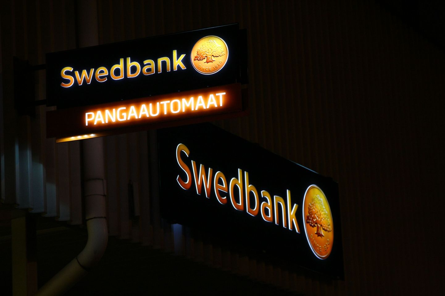 Swedbanki kontor. Foto on illustreeriv