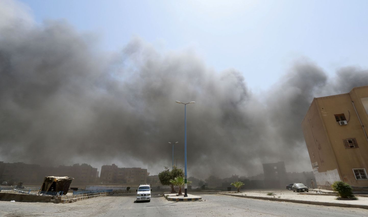 Tänastes õhurünnakutes sai surma vähemalt 31 võitlejat ja mitu tsiviilisikut.