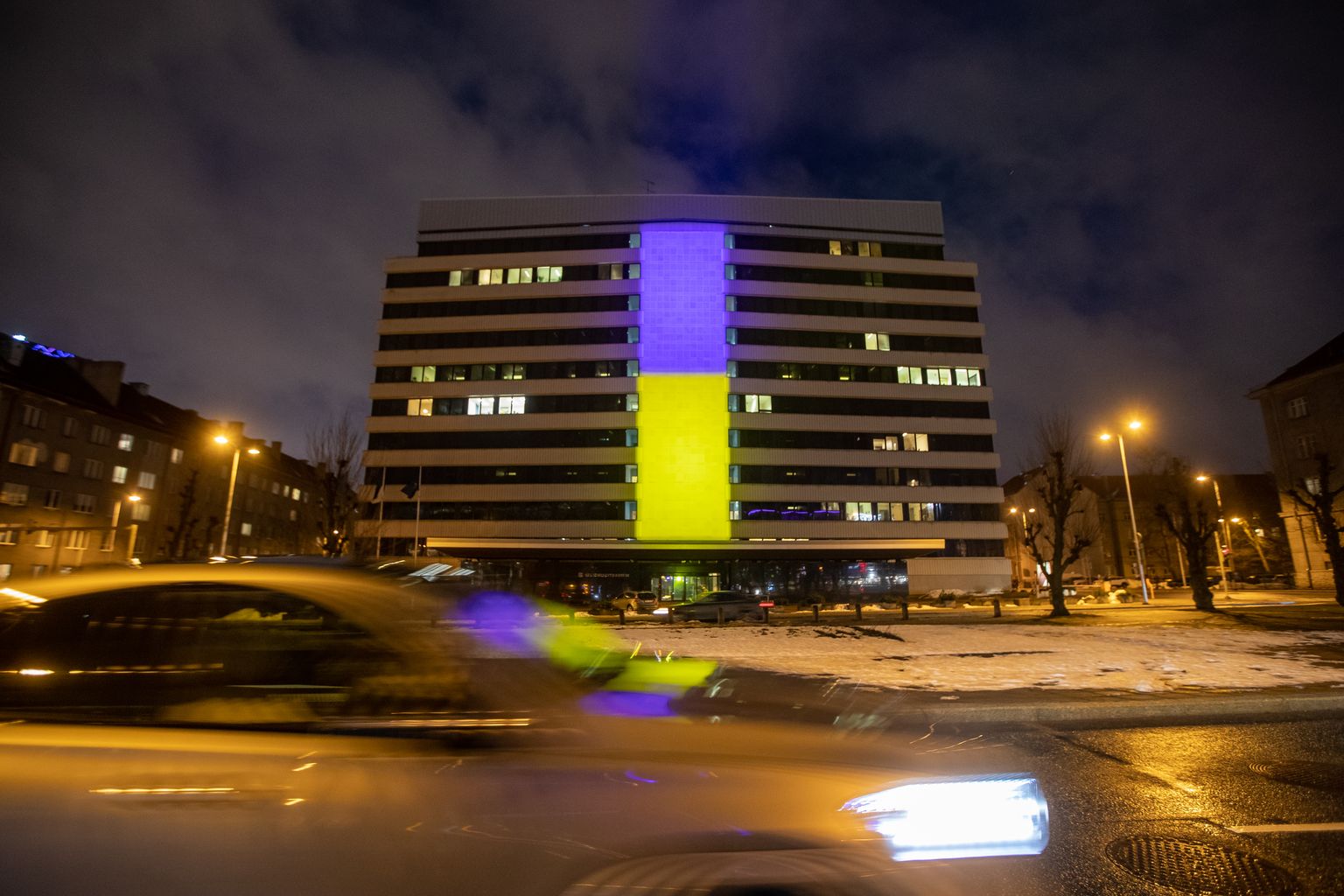 Välisministeerium Ukraina lipu värvides. Foto Eero Vabamägi, Postimees