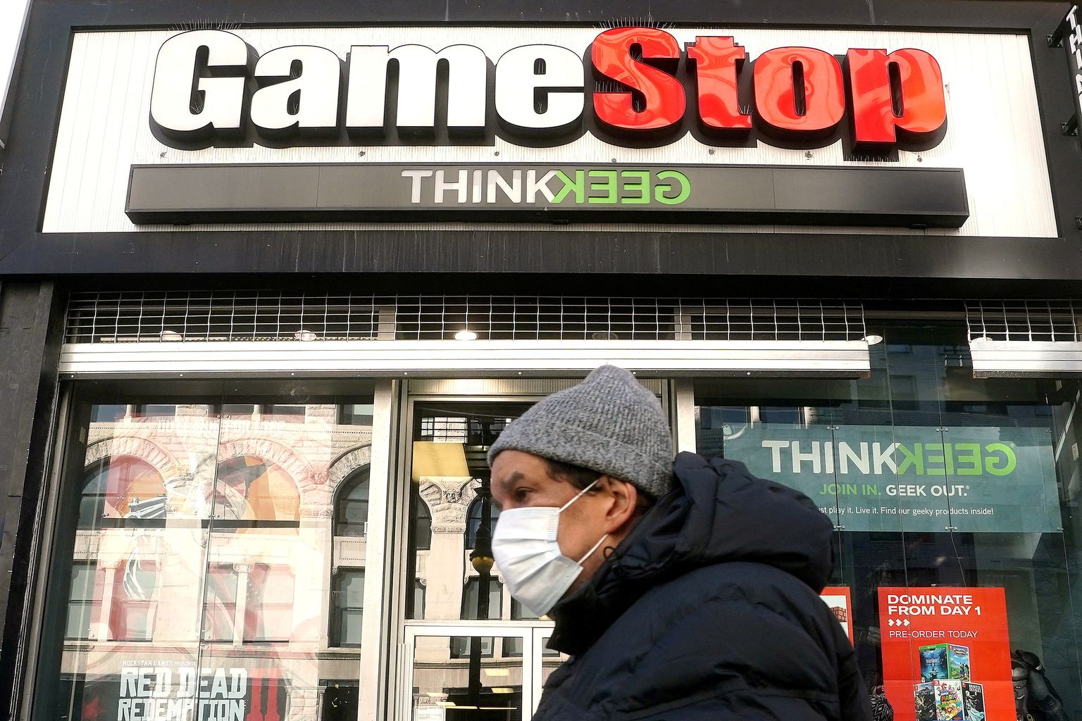 GameStop hakkab koondama