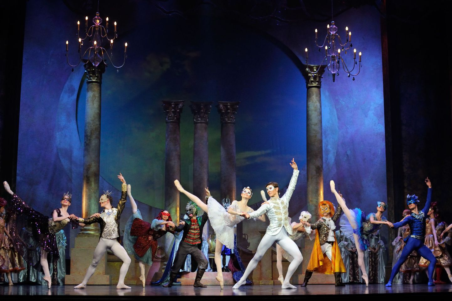 Balletiõhtul saab kaasa elada "Uinuva kaunitari" värvikirevale tegelaskonnale.