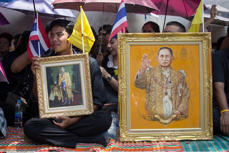 Tailased leinamas kuingas Bhumibol Adulyadejd