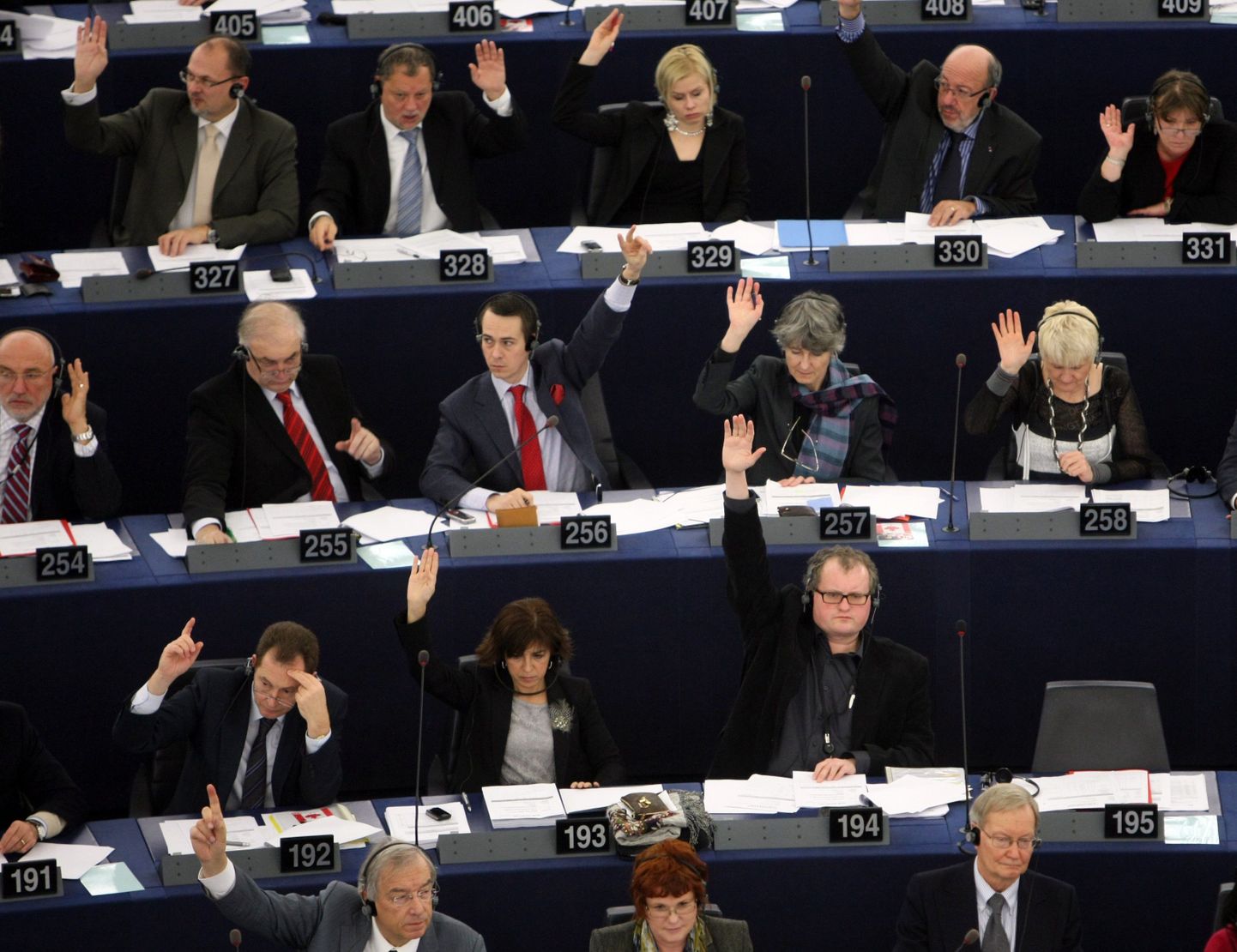 Евродепутаты проголосовали за бюджет.