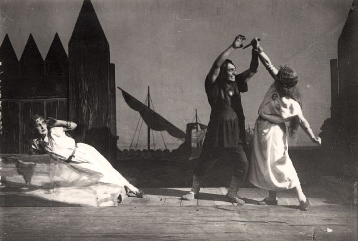 Stseen «Vikerlaste» esiklavastusest (1928).