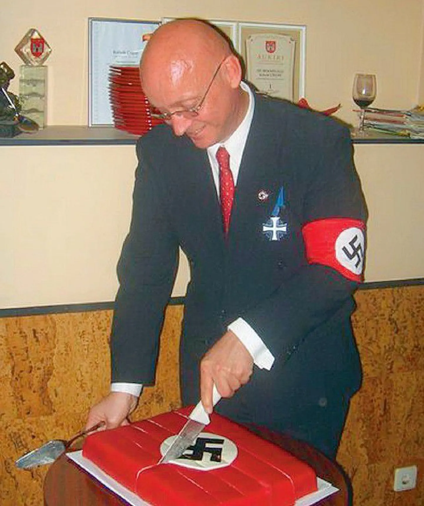 Полиция безопасности назвала Тейнонена пропагандистом Нацистской Германии.