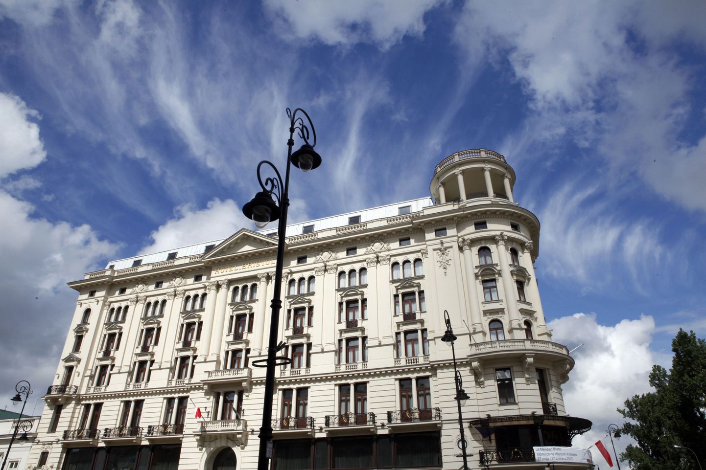 Le Meridien Bristol - один из старейших и самых дорогих отелей Варшавы.