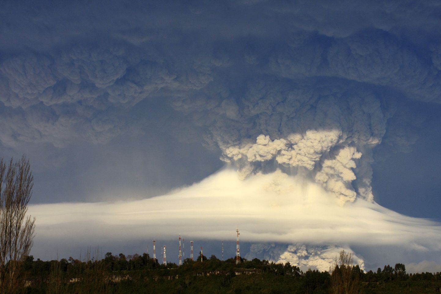 Tšiili Puyehue vulkaani tekitatud tuhapilv võib lennuliiklust segada veel pikalt