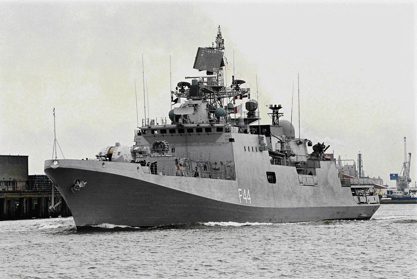 India mereväe fregatt INS Tabar.