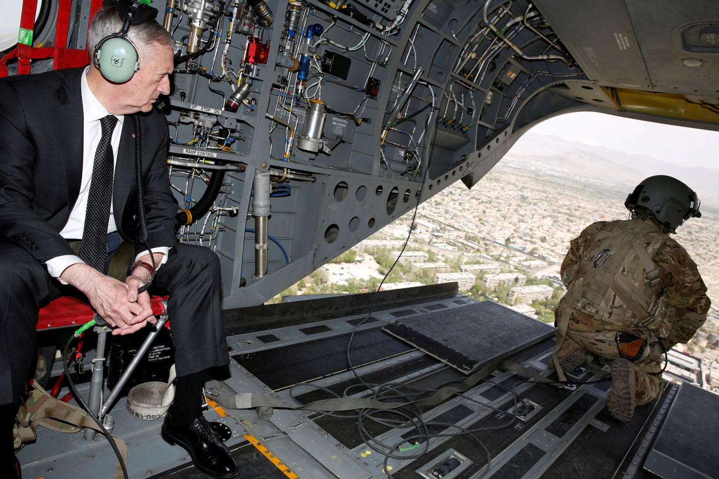 James Mattis helikopteris Kabuli kohal.