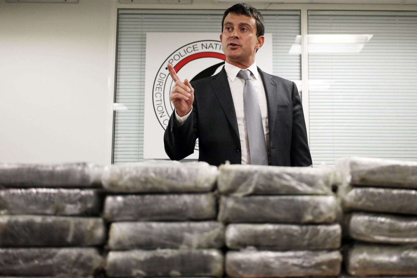 Prantsusmaa siseminister Manuel Valls ja Air France`i kaubalennukist leitud kokaiin