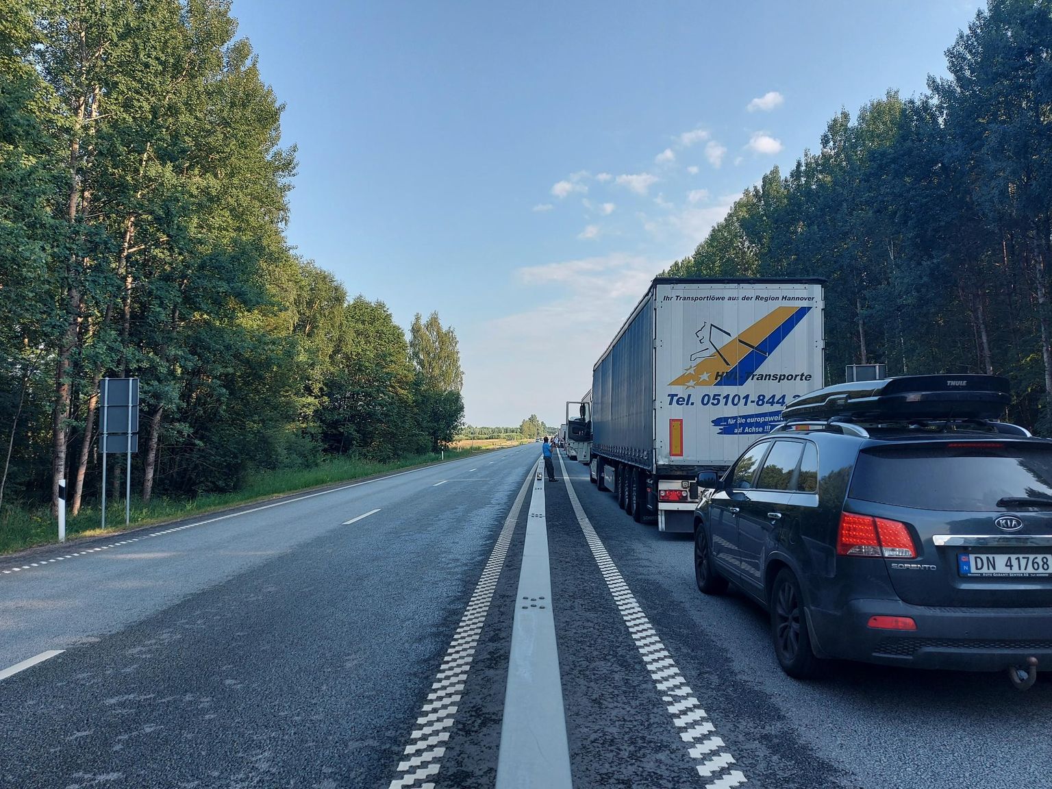 Kohapeal oleva inimese teatel on liiklusummik vähemalt 2,5kilomeetrine.