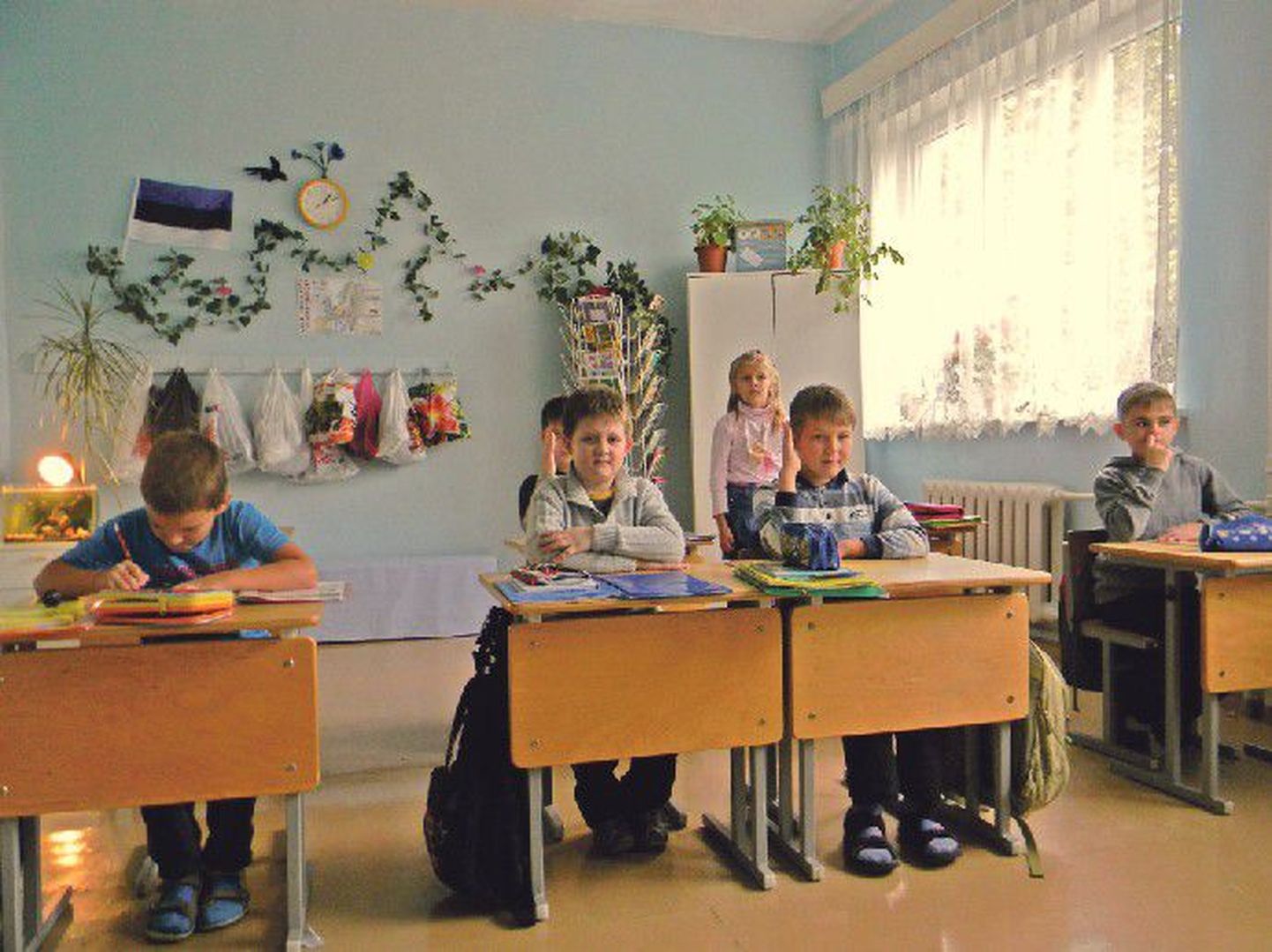 Урок во 2-м классе Нарвской частной православной гимназии, в которой языком обучения является русский.