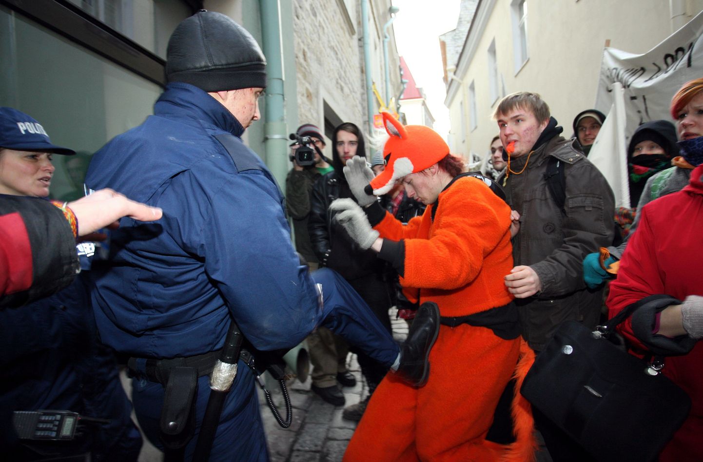 В ноябре 2006 года в ходе шествия защитников животных произошла потасовка между одним из активистов и помощником полицейского.