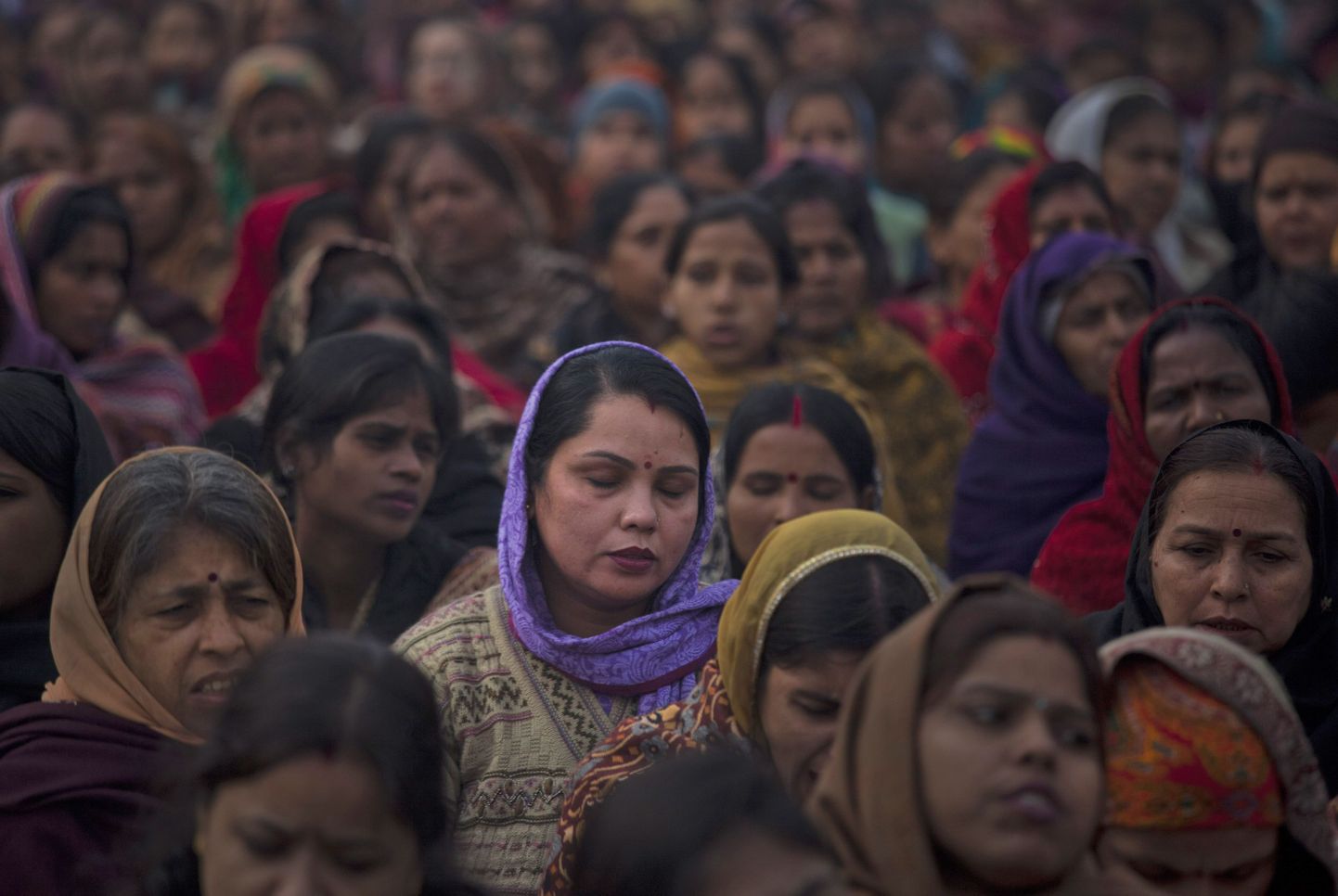 Indialannad täna New Delhis  vägistamisohvri mälestusteenistusel.