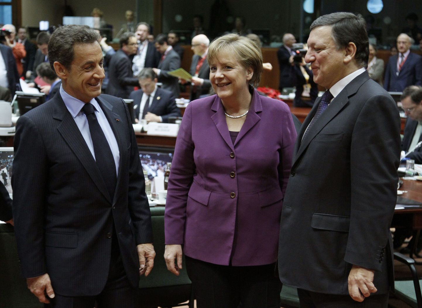 Vasakult paremale: Prantsuse president Nicolas Sarkozy, Saksa liidukantsler Angela Merkel ja Euroopa Komisjoni president José Manuel Barroso Ülemkogul.