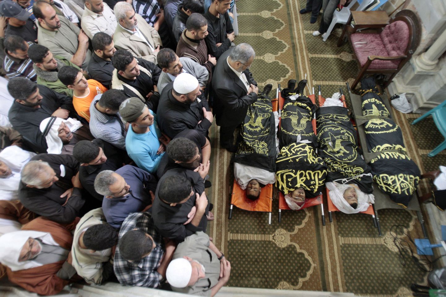 Palestiinlased täna Gaza Citys Islamidžihaadi võitlejate matusel.