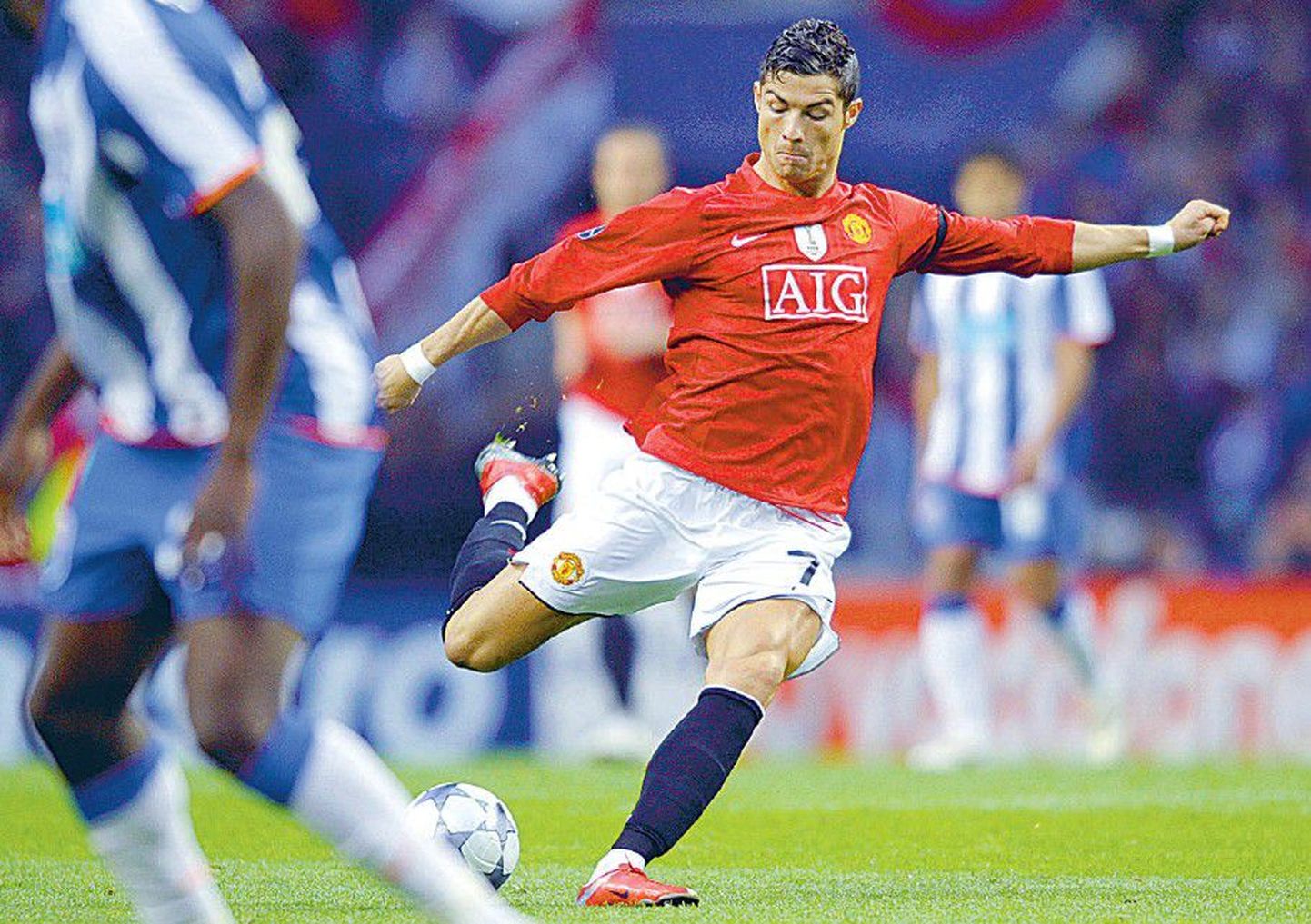 Cristiano Ronaldo poolt 6. minutil teele saadetud kaugpomm viia Manchester Unitedi Meistrite liiga poolfinaali, kus tuleb vastu võtta kodune konkurent Londoni Arsenal.