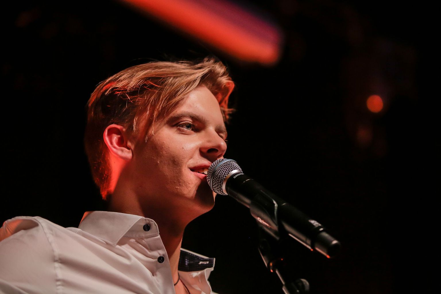 Jüri Pootsmann esitles Sinilinnus lühialbumit
